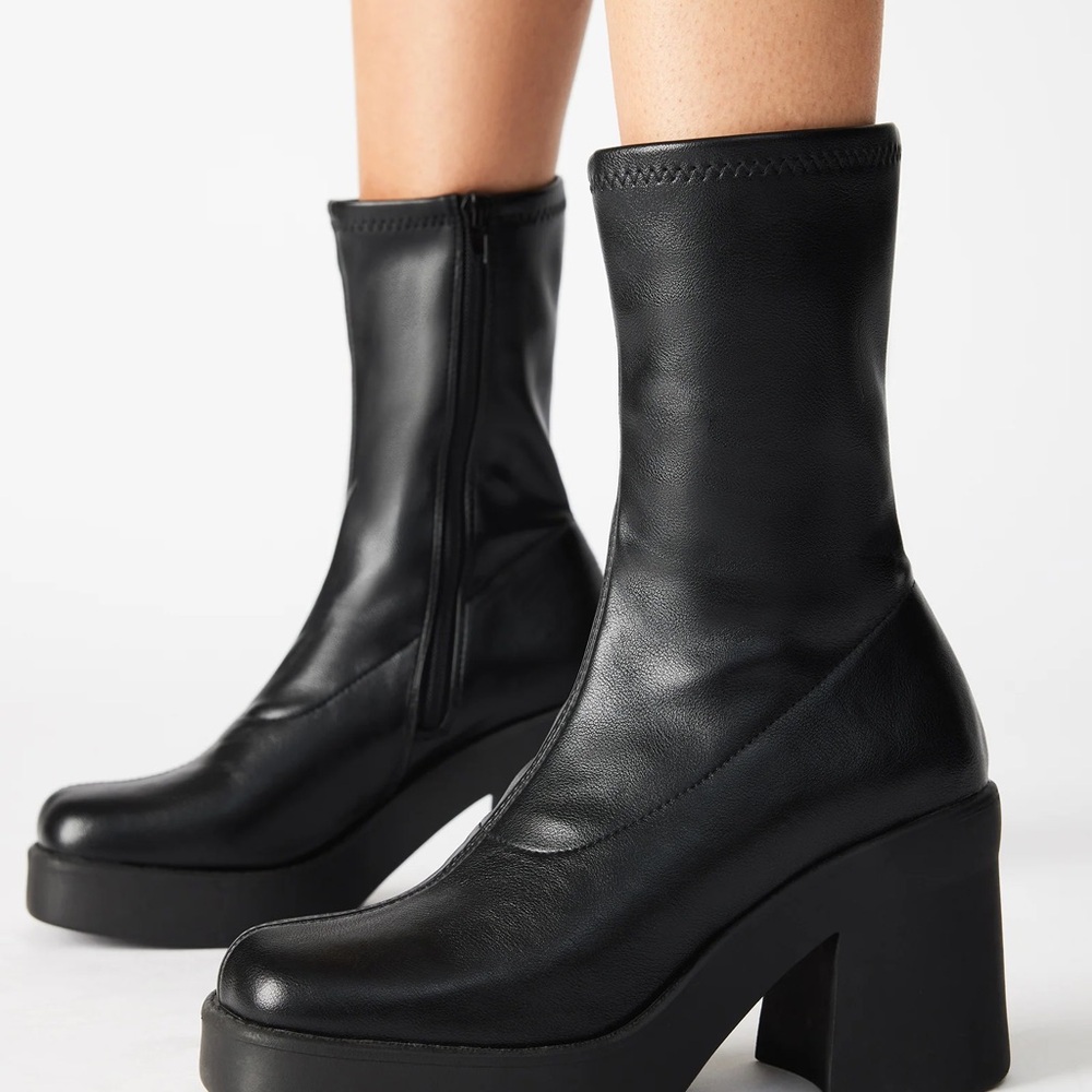 Steve Madden Klayton Black Boots